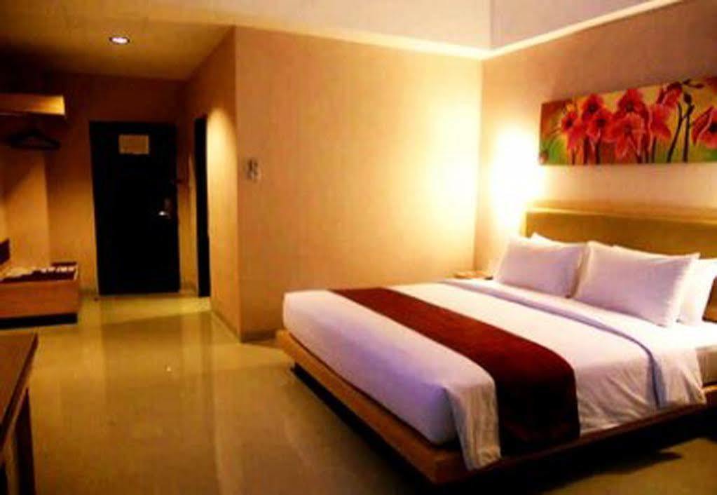 Orchardz Hotel Ayani Pontianak Exterior foto