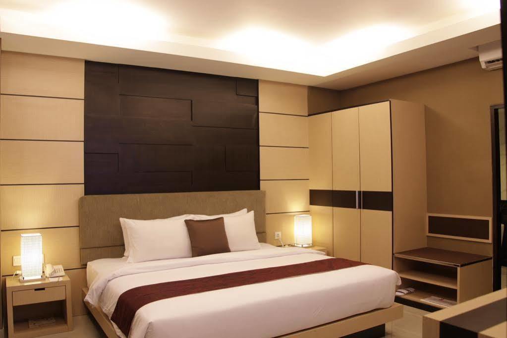 Orchardz Hotel Ayani Pontianak Exterior foto